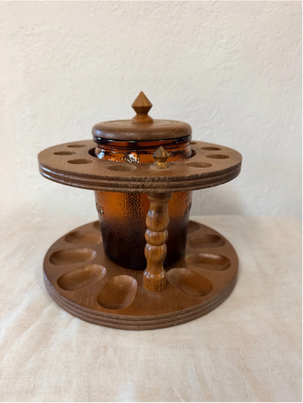 Vintage Lord Chesterfield Amber Glass Humidor with Lid and 10 Pipe Rack